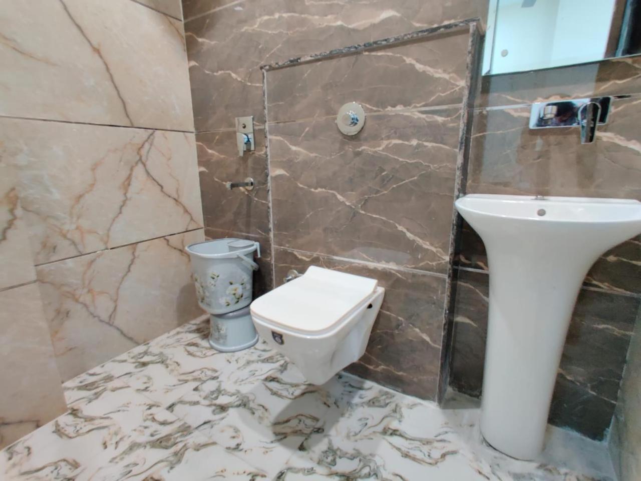 Hotel Gs Amritsar 200 Mtr From Golden Temple Exterior photo