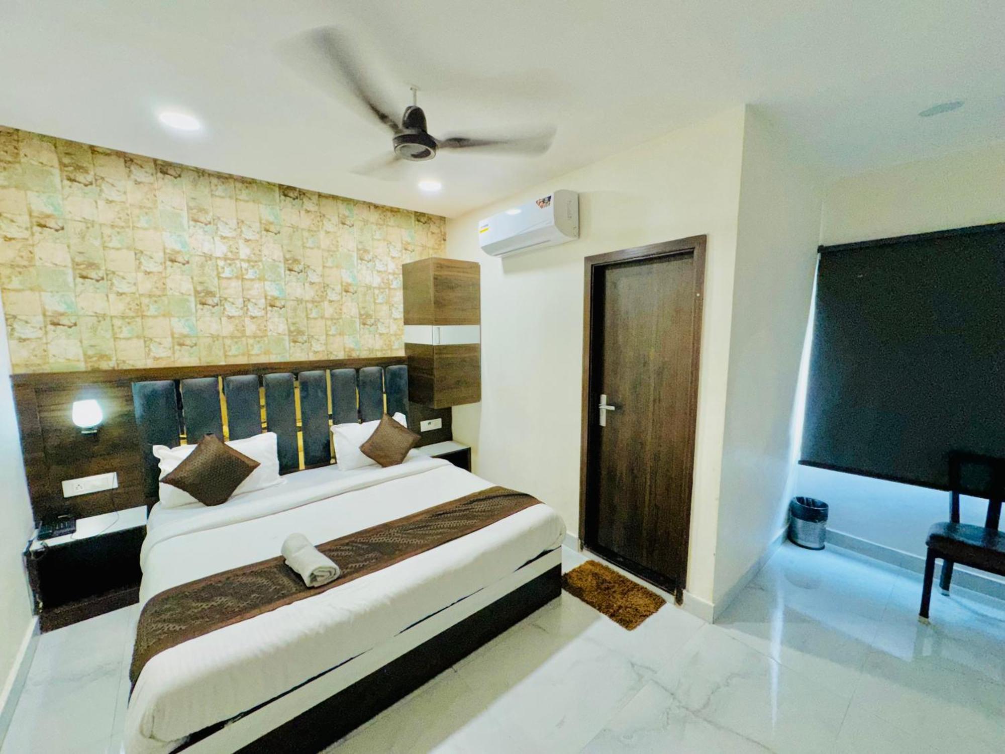 Hotel Gs Amritsar 200 Mtr From Golden Temple Exterior photo